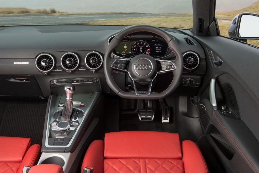 Торпедо Audi TTS Coupe (8S) 2015 года  (UK) (фото 21 из 22)